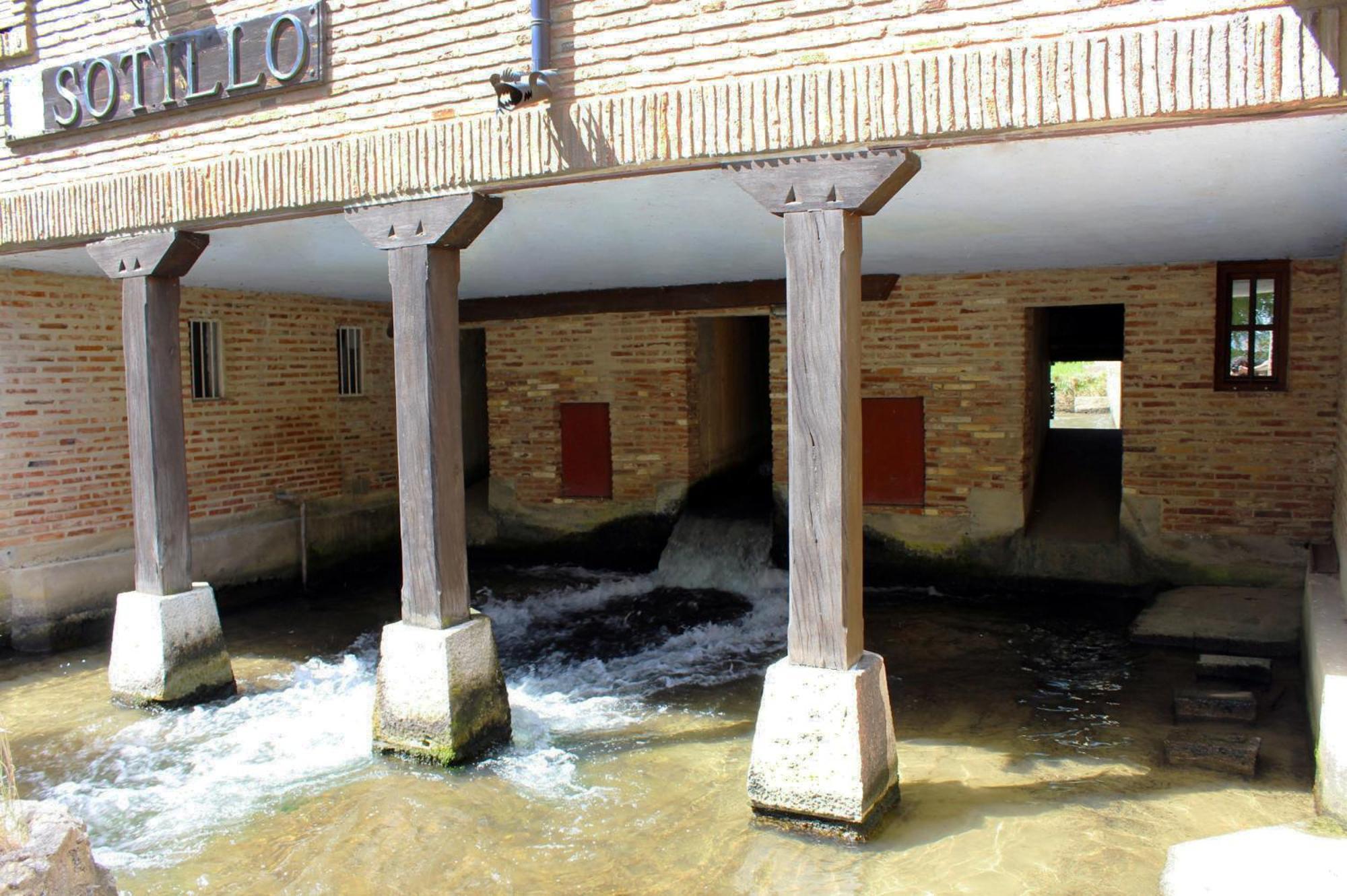 Molino El Sotillo Villa Saldana Exterior photo